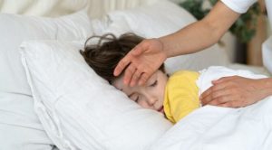 Çocuklarda 'sıra dışı' Omicron semptomları konusunda uyarı