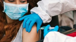 Pfizer/BioNTech'den Omicron açıklaması: Aşı etkili mi?