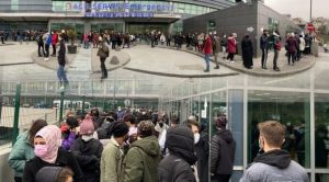 İstanbul'da corona vaka sayıları yükseldi, hastanelerde test kuyrukları uzadıkça uzadı