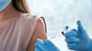 'Üçüncü doz aşı Omicron'a karşı yüzde 88 koruma sağlıyor'